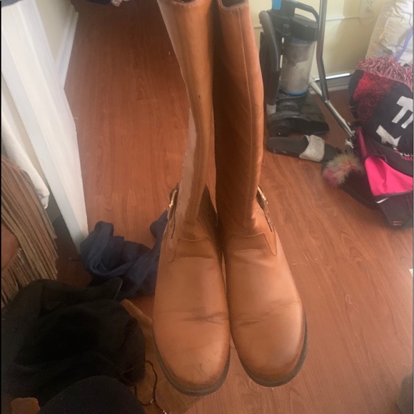 Boots - Picture 6 of 8